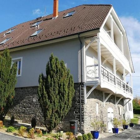 Villa Izabella Badacsonytordemic Exterior photo